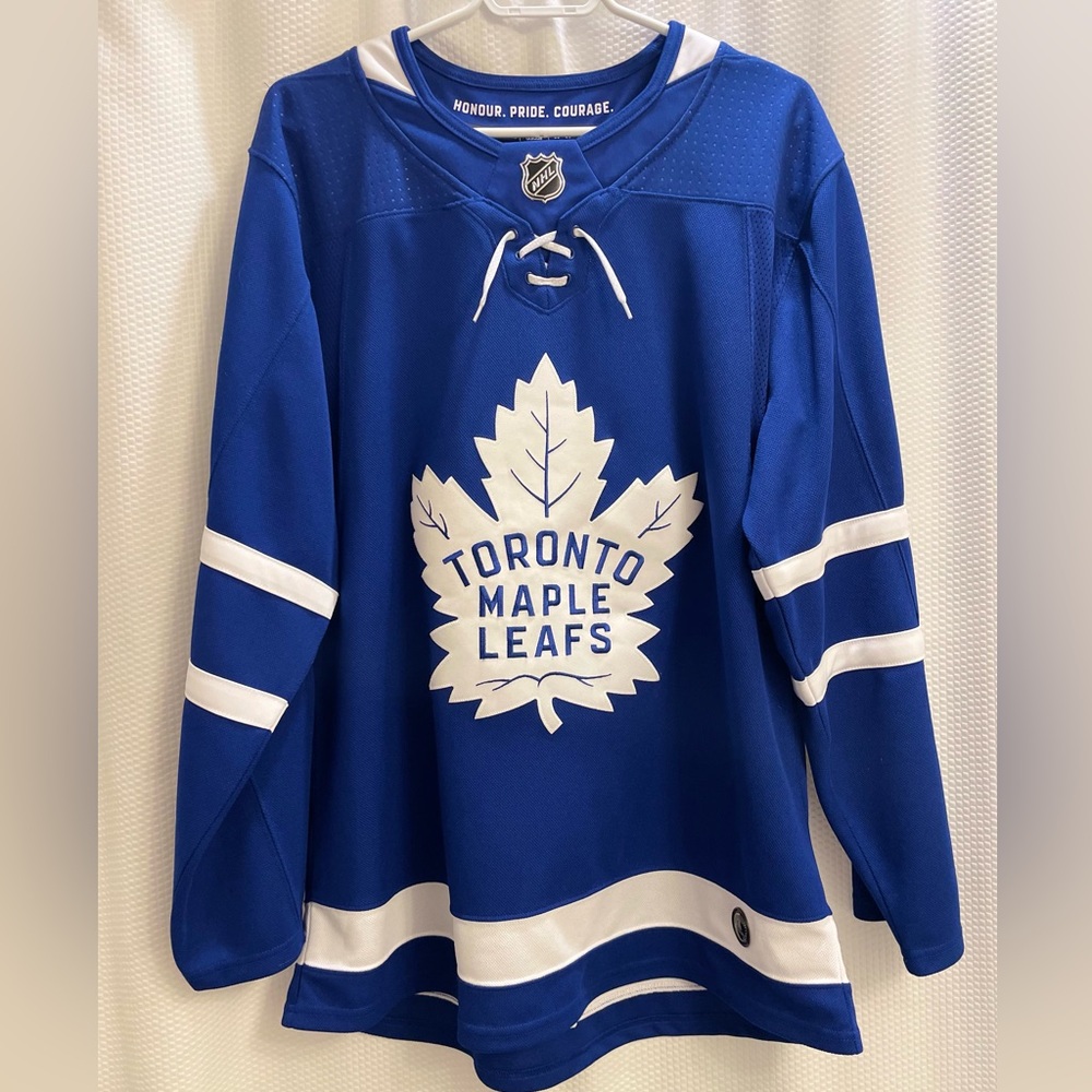 Adidas Blue Climalite Toronto Maple Leafs Tavares Jersey!


Brand new